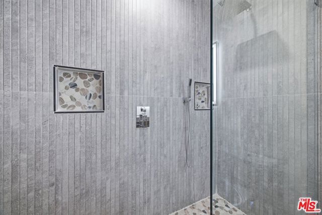 3926 S Ridgeley Drive, Los Angeles, CA 90008
