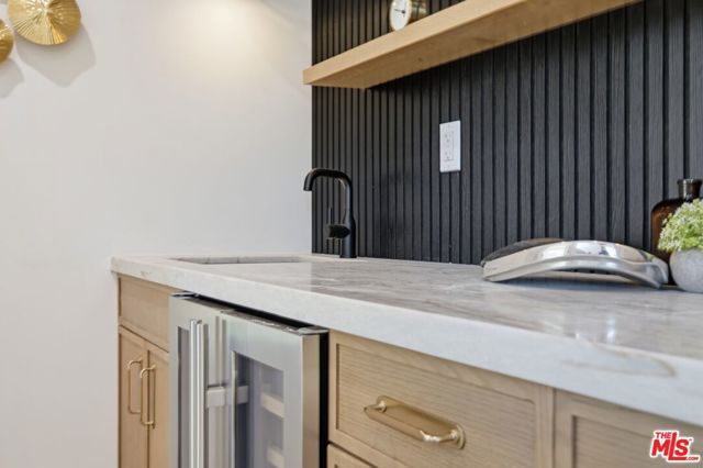 3926 S Ridgeley Drive, Los Angeles, CA 90008