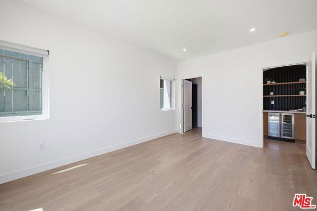 3926 S Ridgeley Drive, Los Angeles, CA 90008