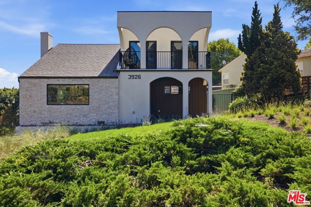 3926 S Ridgeley Drive, Los Angeles, CA 90008