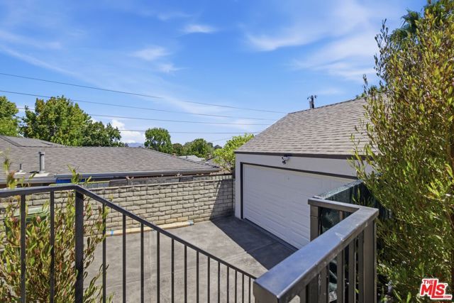 3926 S Ridgeley Drive, Los Angeles, CA 90008