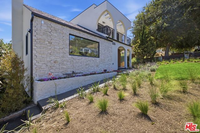 3926 S Ridgeley Drive, Los Angeles, CA 90008