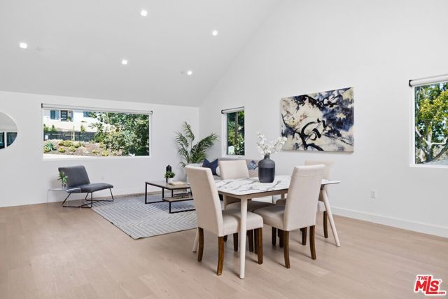 3926 S Ridgeley Drive, Los Angeles, CA 90008
