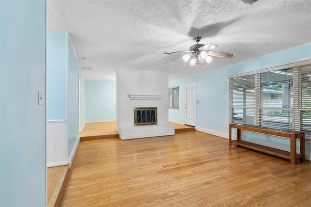 1510 Loch Lake Drive, El Lago, TX 77586