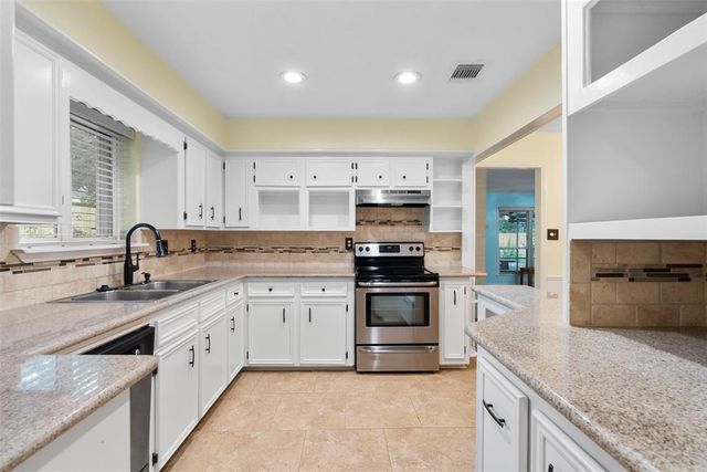 1510 Loch Lake Drive, El Lago, TX 77586