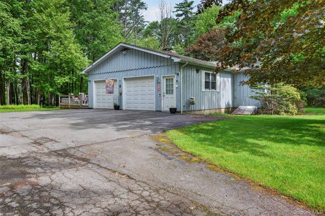 11 Fairway Drive, Highland Lake, NY 12743