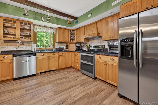 11 Fairway Drive, Highland Lake, NY 12743