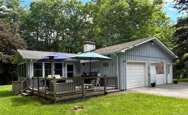 11 Fairway Drive, Highland Lake, NY 12743