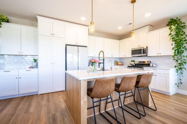 1026 SE Balsamroot Lane, Madras, OR 97741