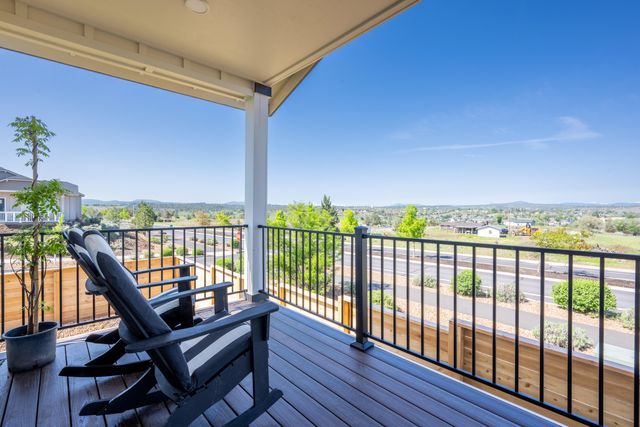 1026 SE Balsamroot Lane, Madras, OR 97741