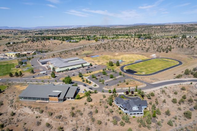 1026 SE Balsamroot Lane, Madras, OR 97741