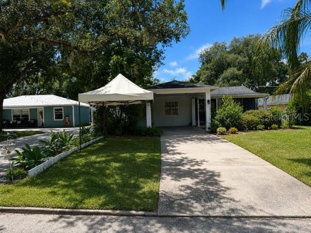 11710 NORTH DRIVE, Tampa, FL 33617