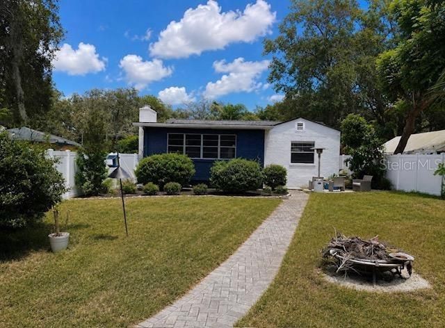 11710 NORTH DRIVE, Tampa, FL 33617