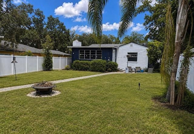 11710 NORTH DRIVE, Tampa, FL 33617