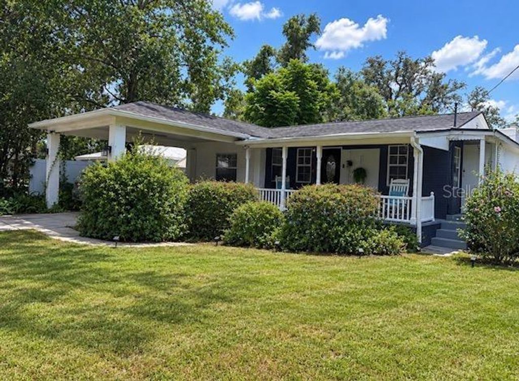 11710 NORTH DRIVE, Tampa, FL 33617