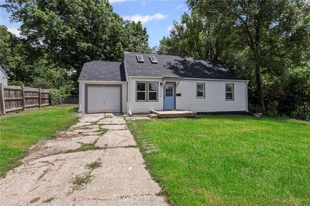 3029 S 9th Place, Kansas City, KS 66103