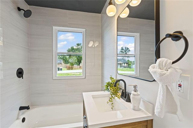 3029 S 9th Place, Kansas City, KS 66103