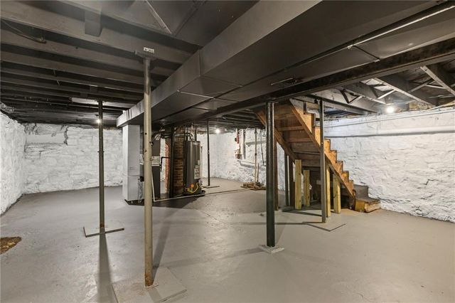 3029 S 9th Place, Kansas City, KS 66103