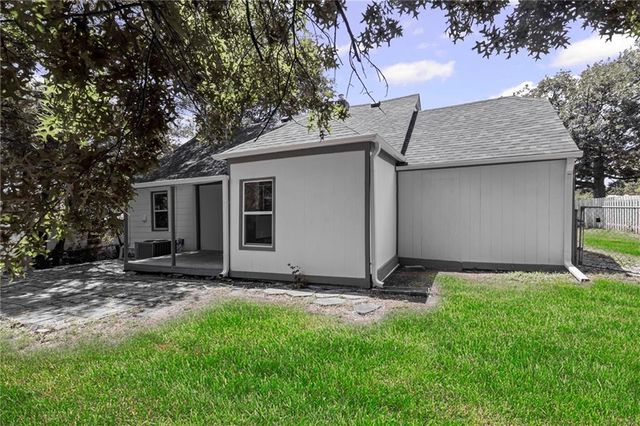 3029 S 9th Place, Kansas City, KS 66103