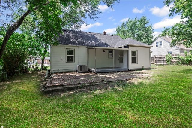 3029 S 9th Place, Kansas City, KS 66103