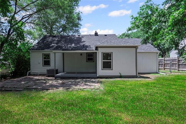 3029 S 9th Place, Kansas City, KS 66103