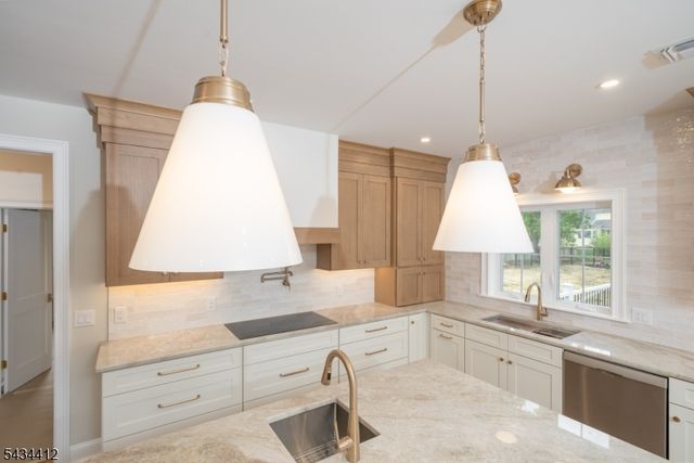 14 Holmes Oval, New Providence Boro, NJ 07974