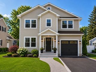 14 Holmes Oval, New Providence Boro, NJ 07974