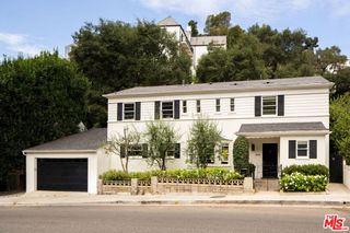 2845 N Beachwood Drive, Los Angeles, CA 90068