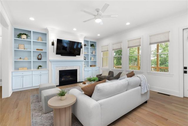 4014 Pineridge Road SE, Smyrna, GA 30080