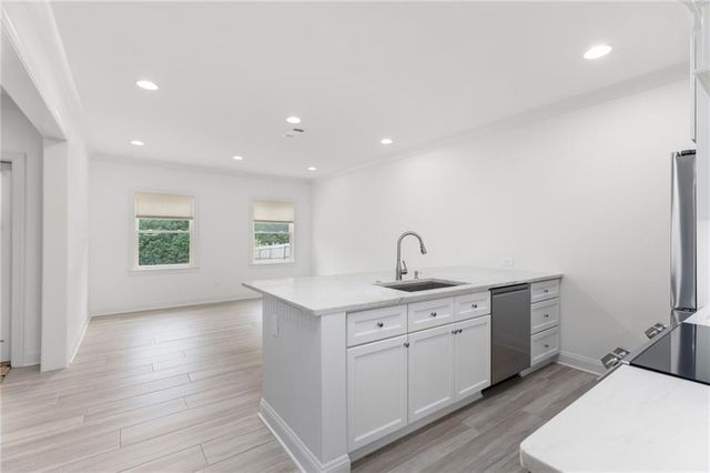 4014 Pineridge Road SE, Smyrna, GA 30080
