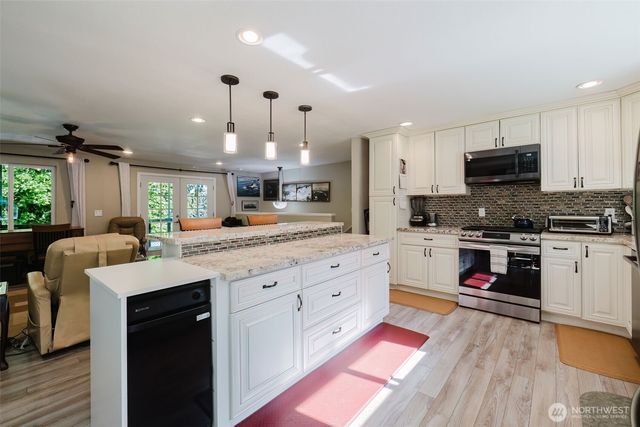 7530 Navajo Trail NE, Bremerton, WA 98311