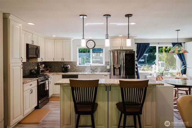 7530 Navajo Trail NE, Bremerton, WA 98311