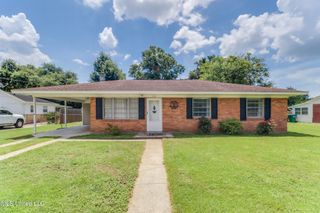 2182 Collins Boulevard, Gulfport, MS 39507