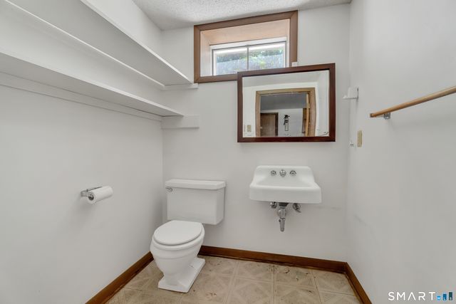 25 Obtuse Hill Road, Brookfield, CT 06804