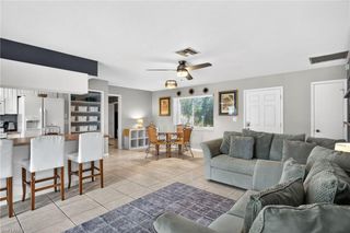 916 SE 31st LN, Cape Coral, FL 33904