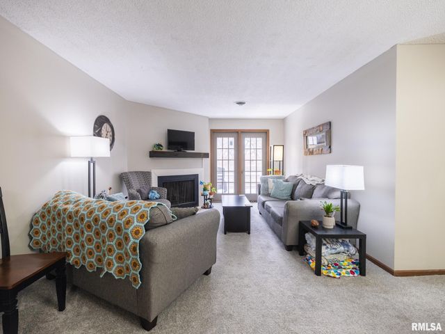 5626 N WITHERSHIN Point, Peoria, IL 61615