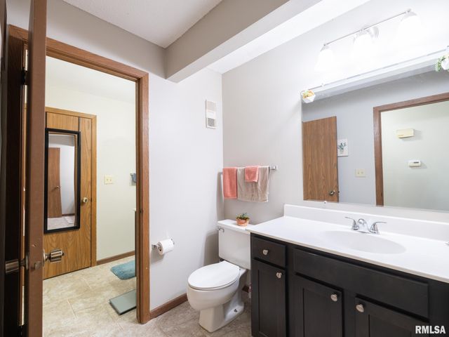 5626 N WITHERSHIN Point, Peoria, IL 61615