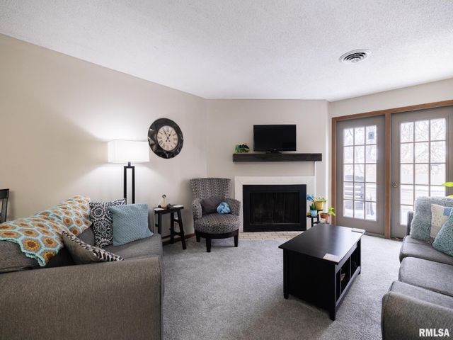 5626 N WITHERSHIN Point, Peoria, IL 61615