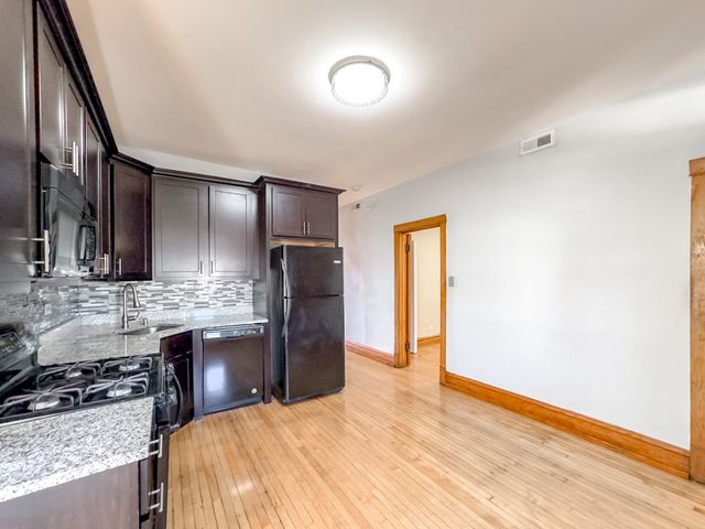 4322 W Kamerling Avenue 2, Chicago, IL 60651