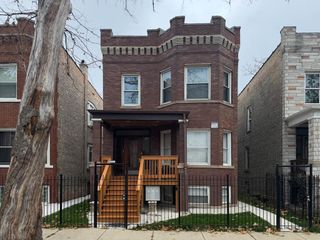 4322 W Kamerling Avenue 2, Chicago, IL 60651