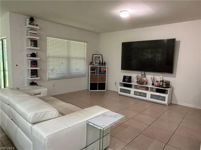 3440 27 th AVE NE, Naples, FL 34120