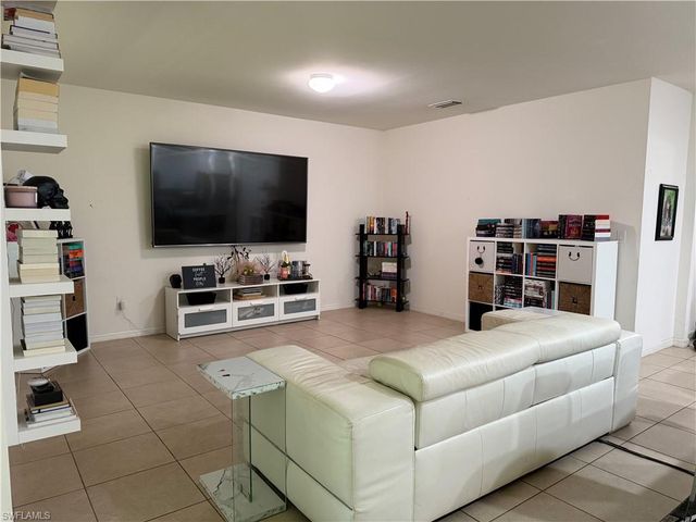 3440 27 th AVE NE, Naples, FL 34120