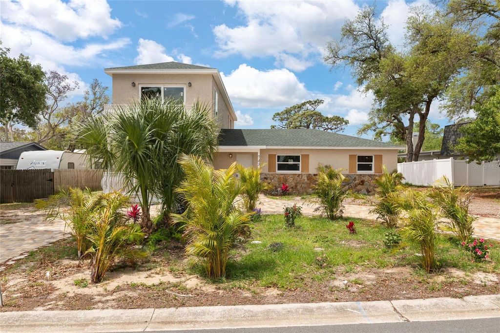 Image 2 of property listing at 743 BAYSHORE DRIVE, Tarpon Springs, FL 34689