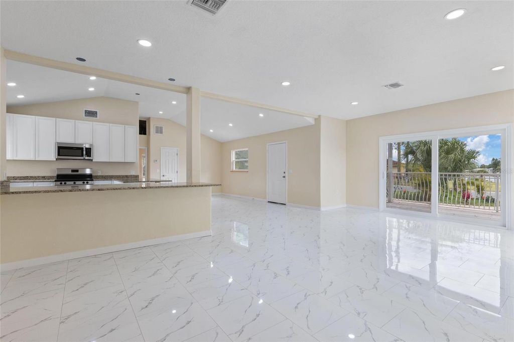 Image 14 of property listing at 743 BAYSHORE DRIVE, Tarpon Springs, FL 34689
