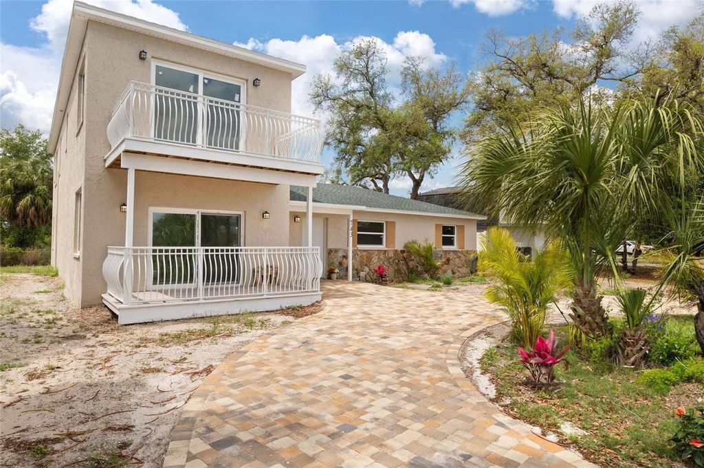 Image 3 of property listing at 743 BAYSHORE DRIVE, Tarpon Springs, FL 34689
