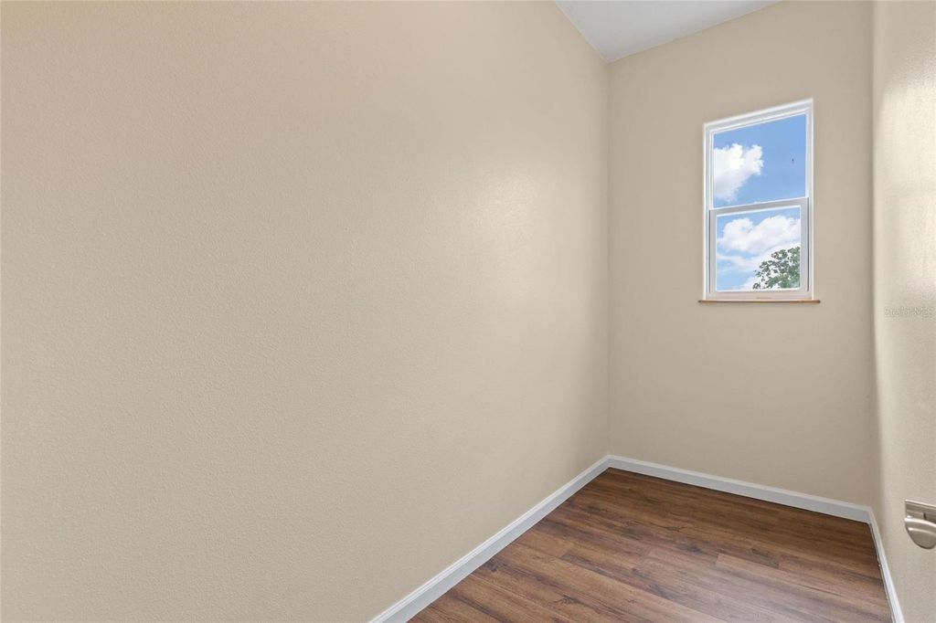 Image 24 of property listing at 743 BAYSHORE DRIVE, Tarpon Springs, FL 34689