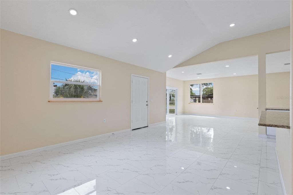 Image 9 of property listing at 743 BAYSHORE DRIVE, Tarpon Springs, FL 34689