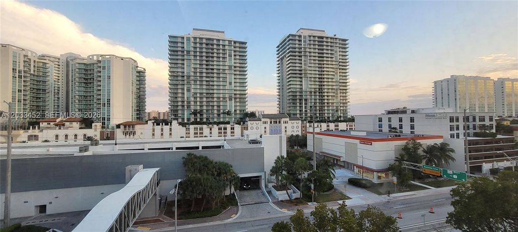 16909 N Bay Road 815, Sunny Isles Beach, FL 33160