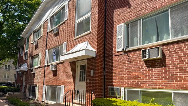 327 Wisconsin Avenue 6A, Oak Park, IL 60302