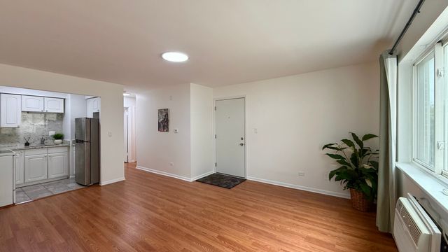 327 Wisconsin Avenue 6A, Oak Park, IL 60302